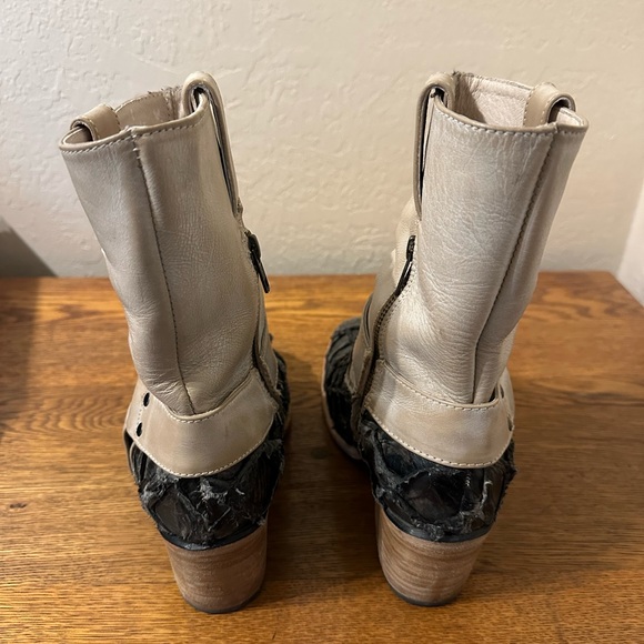 Freebird Textured Dark Blue and Cream Ankle Boots - Picture 4 of 6